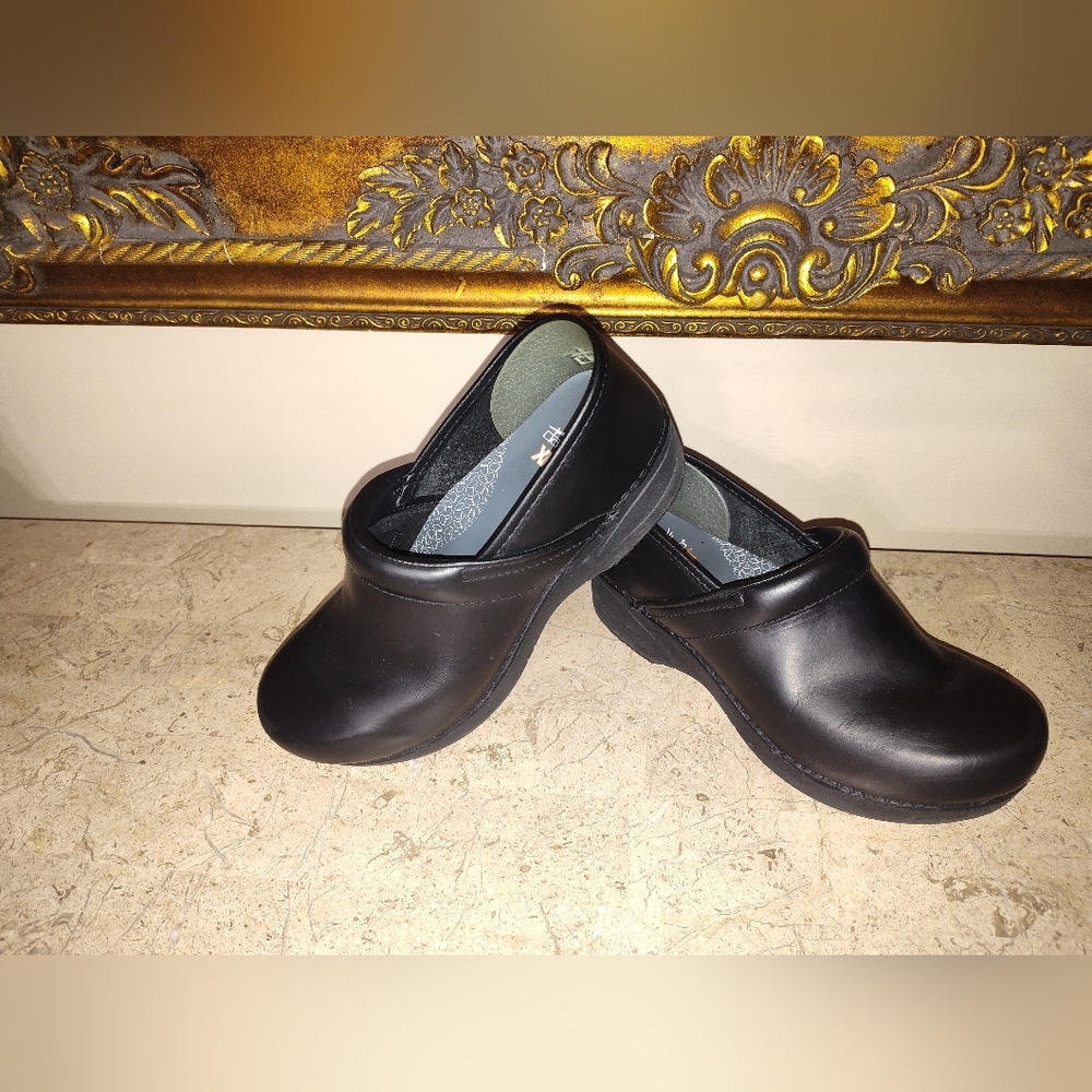 Dansko.XP 20 Black Mules & Clogs